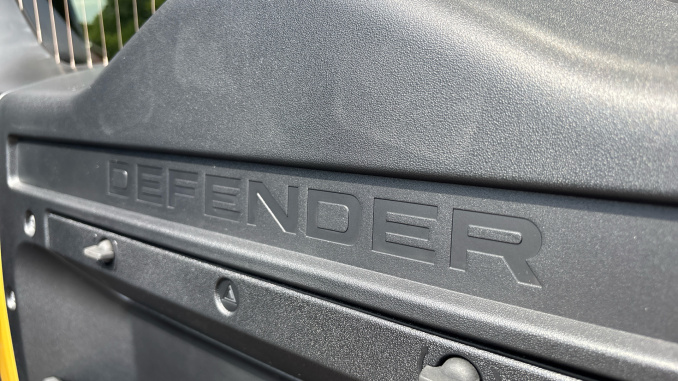 Land Rover Defender 3.0 D350 Trophy Edition Deep Sandglow 110 5dr Auto Diesel Estate - Image 25